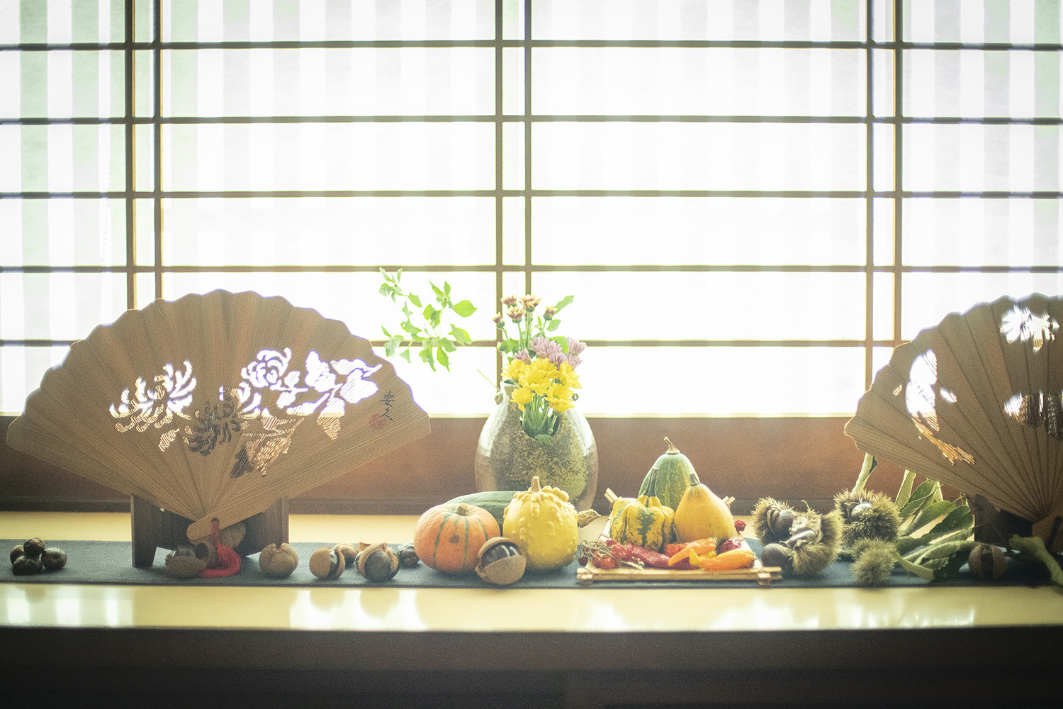 季節に合わせたしつらえがお客さまを出迎えてくれる