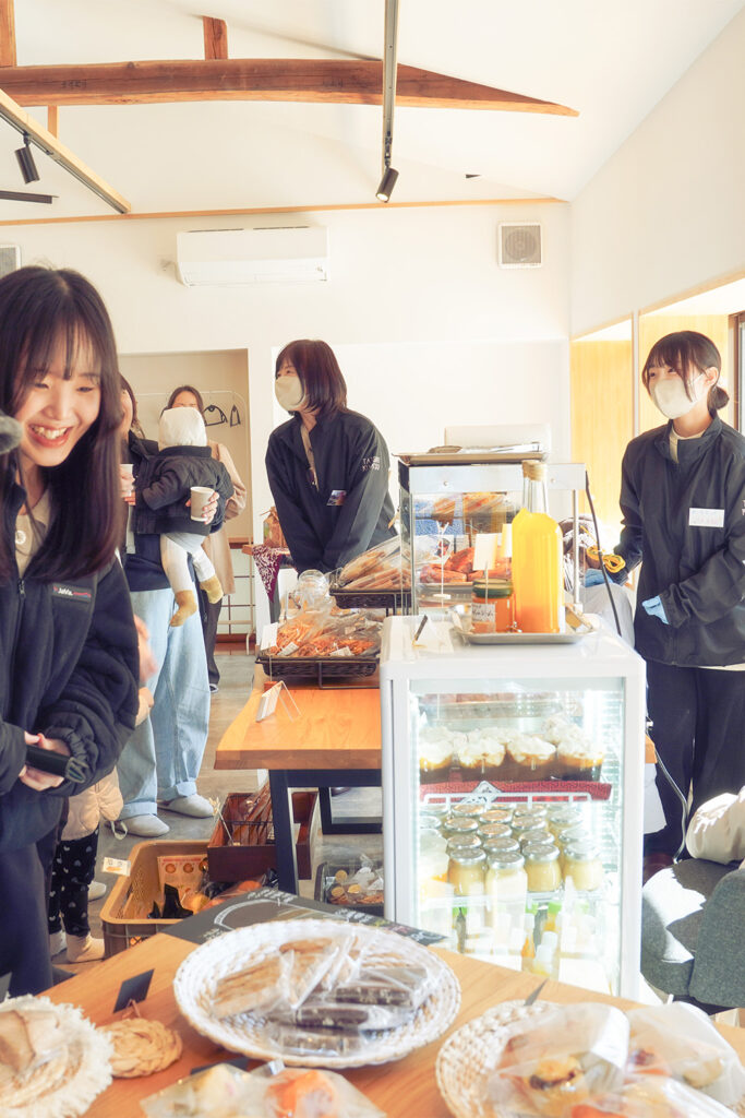 草津温泉コワーキングが開いた「CO-AKINAIマルシェ」という小さな実験