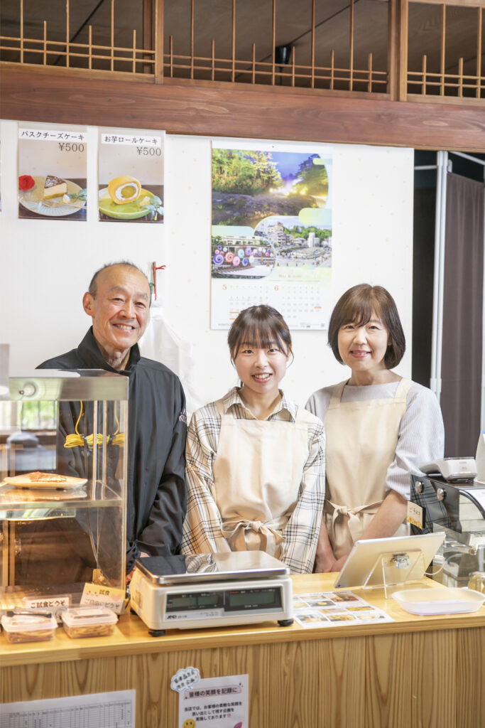 「実家に帰ってきたみたい」。家族で営むお芋店が草津で作る、心休まる居場所