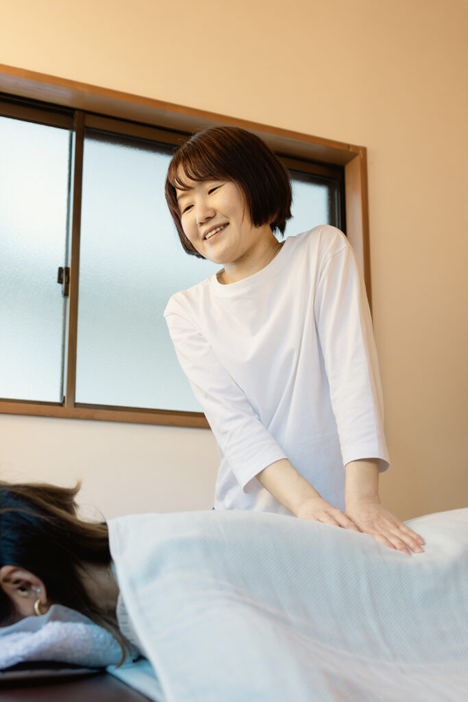 指圧の極意は「楽しむこと」。ノマド系指圧師が草津温泉で受け取ったギフト