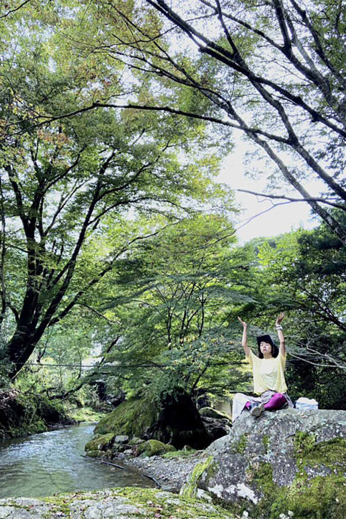 手びねりの器と「いろは」に込めた変わらない私の芯。草津移住を夢見る陶芸家